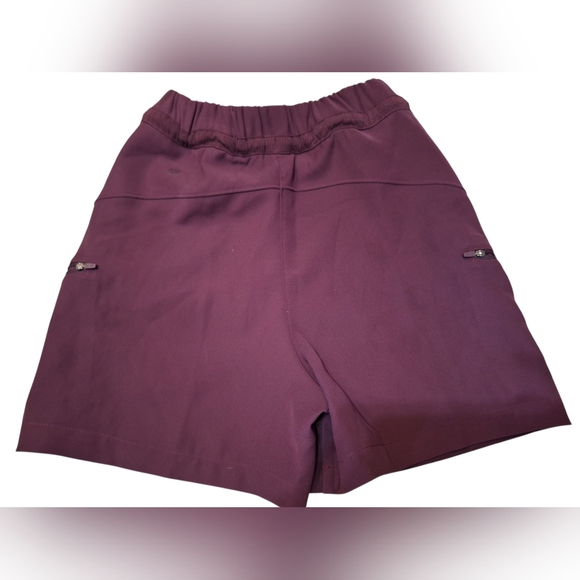 Lululemon 4.5 Relaxed High Rise Cargo Shorts Size 2 - Picture 7 of 7